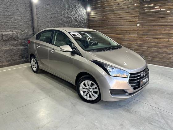 HYUNDAI HB20S 1.6 COMFORT PLUS 16V FLEX 4P AUTOMÁTICO